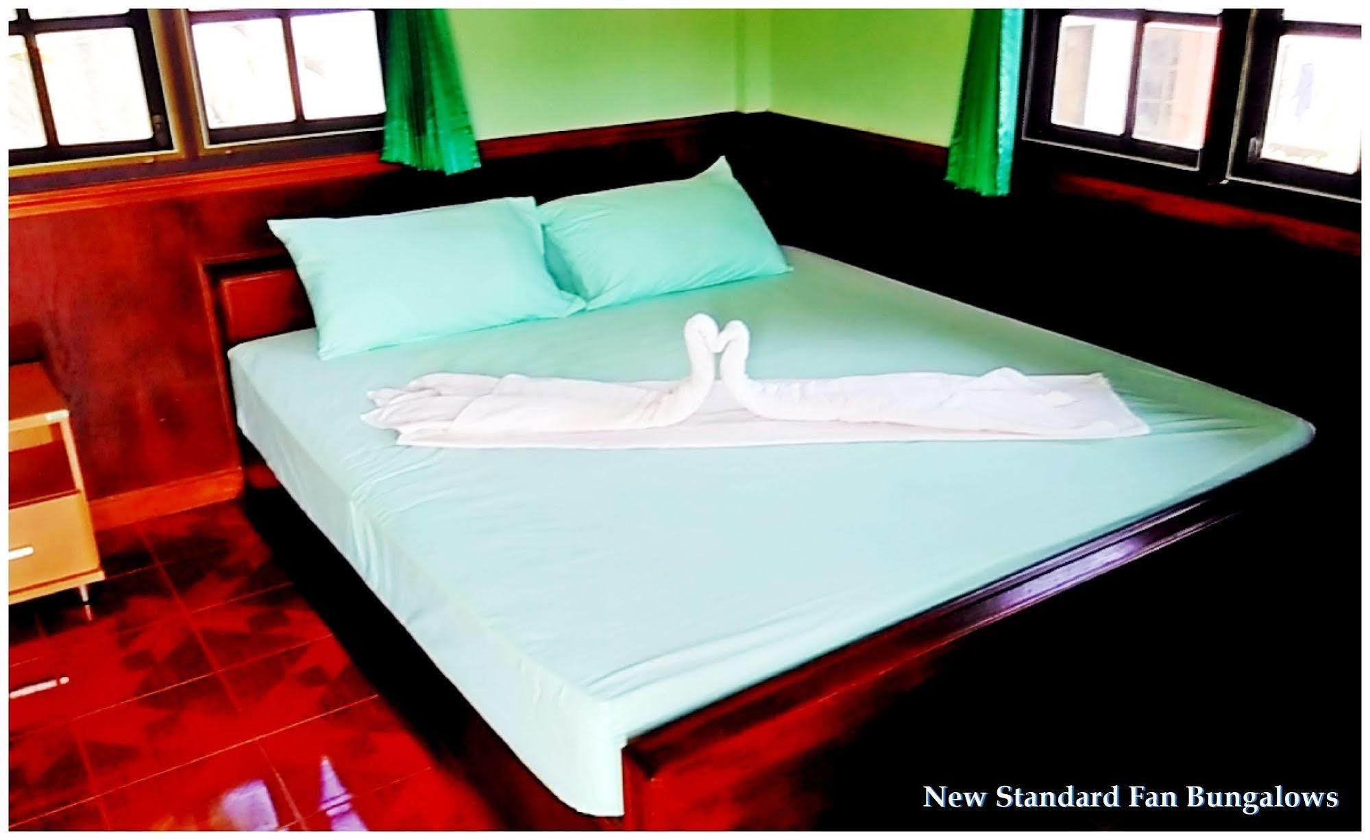 Family Tanotebay Resort Koh Tao Exterior photo